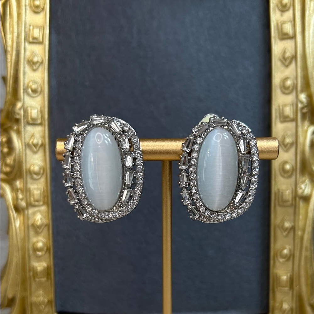 Beautiful White Glass Gemstone Clip On Earrings